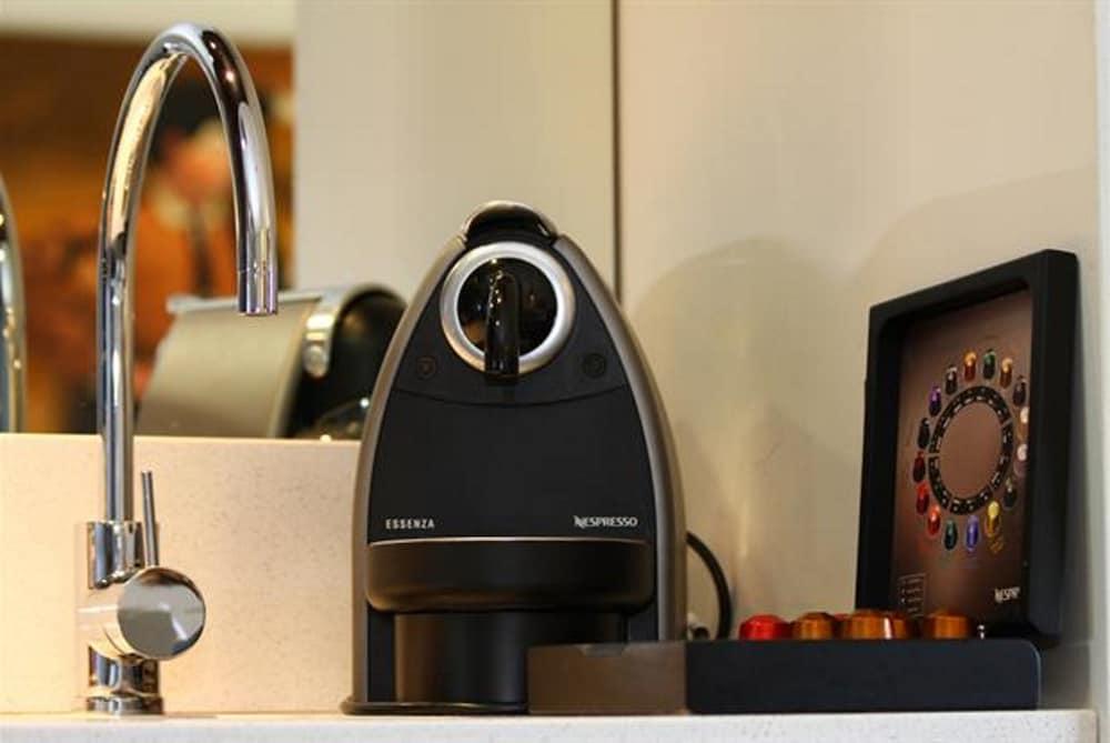 Chateau Elan At The Vintage Pokolbin Eksteriør billede A Nespresso machine